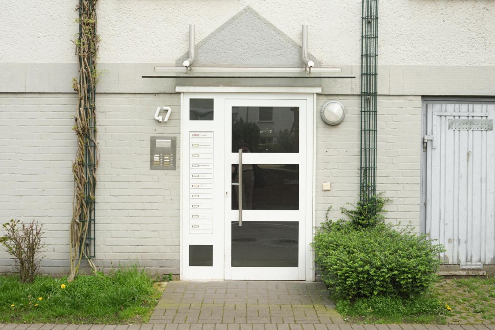 Moeblierte 3-Zimmer-Wohnung Nahe Duesseldorf In Duisburg-Sued Екстер'єр фото
